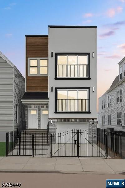 $825,000 Contemporary