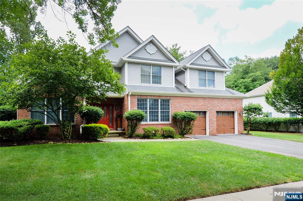 Homes for sale in Old Tappan, NJ | 1 Woods Edge Rd, Old Tappan, NJ 07675 | MLS# 25025123