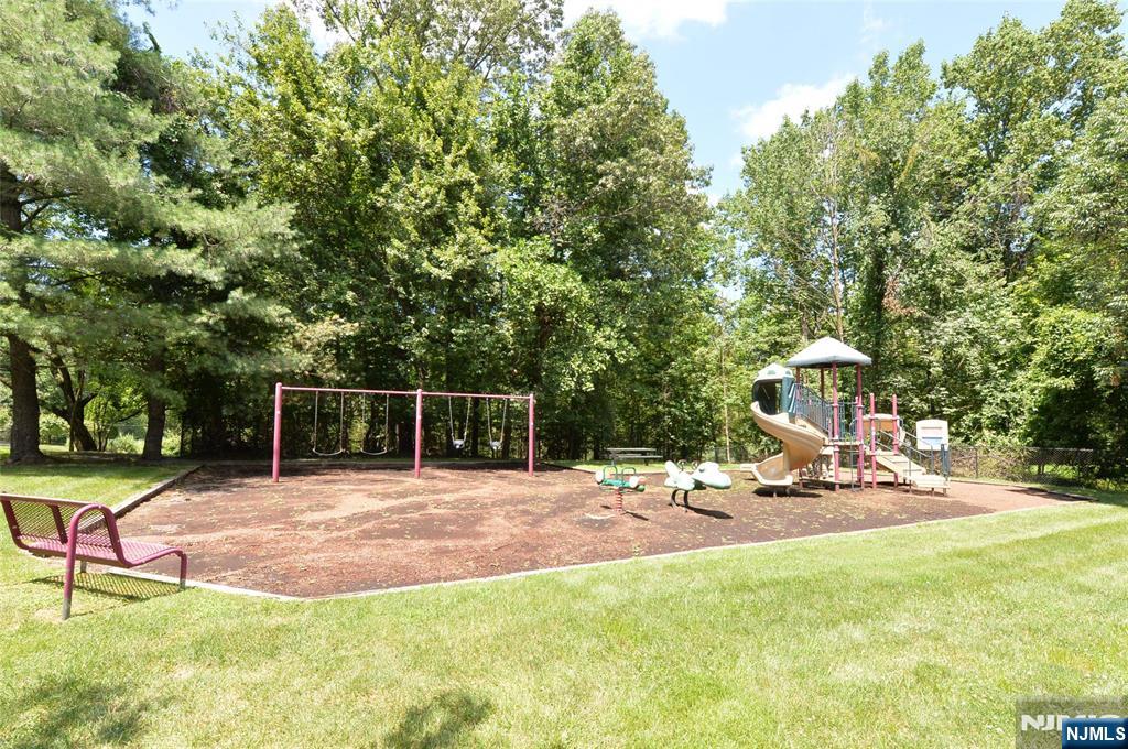 Homes for sale in Old Tappan, NJ | 1 Woods Edge Rd, Old Tappan, NJ 07675 | MLS# 25025123