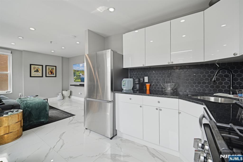 Homes for sale in Jersey City, NJ | 292 7Th St #2, Jersey City, NJ 07302 | MLS# 25025136