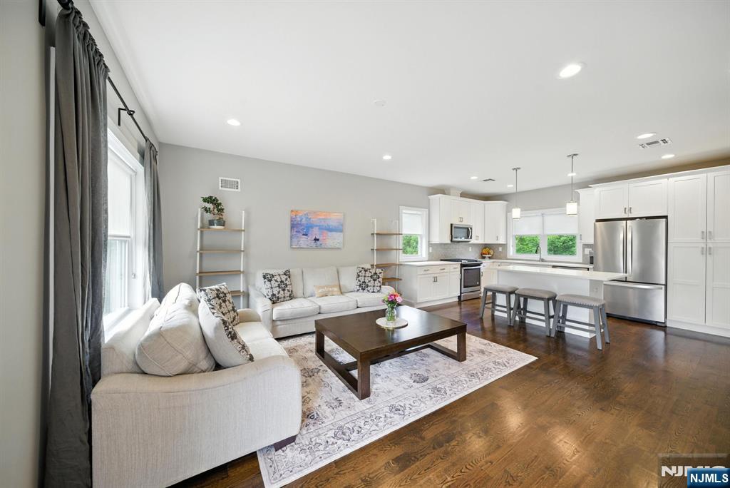 $549,000 Townhouse