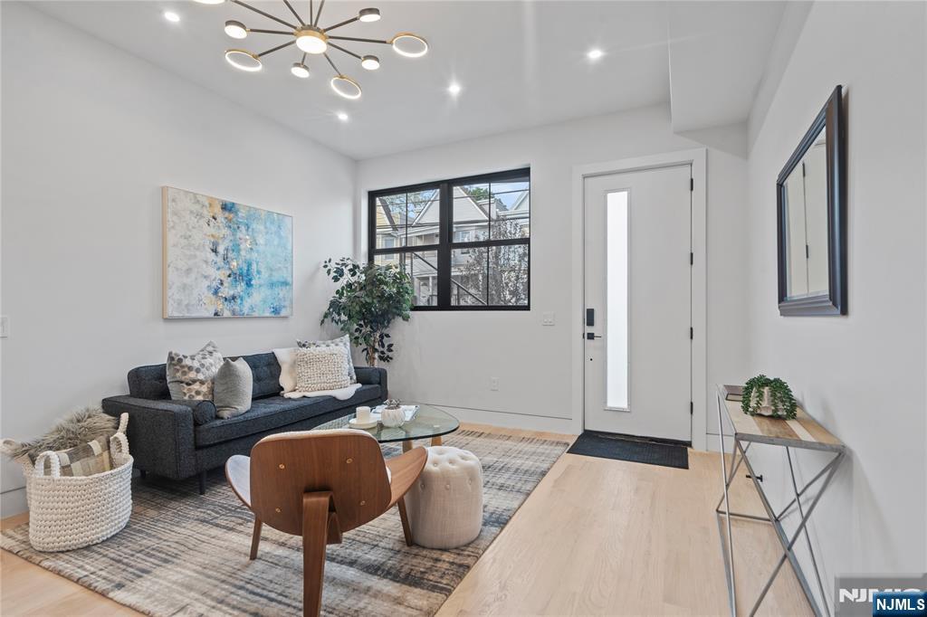 $499,000 Condo
