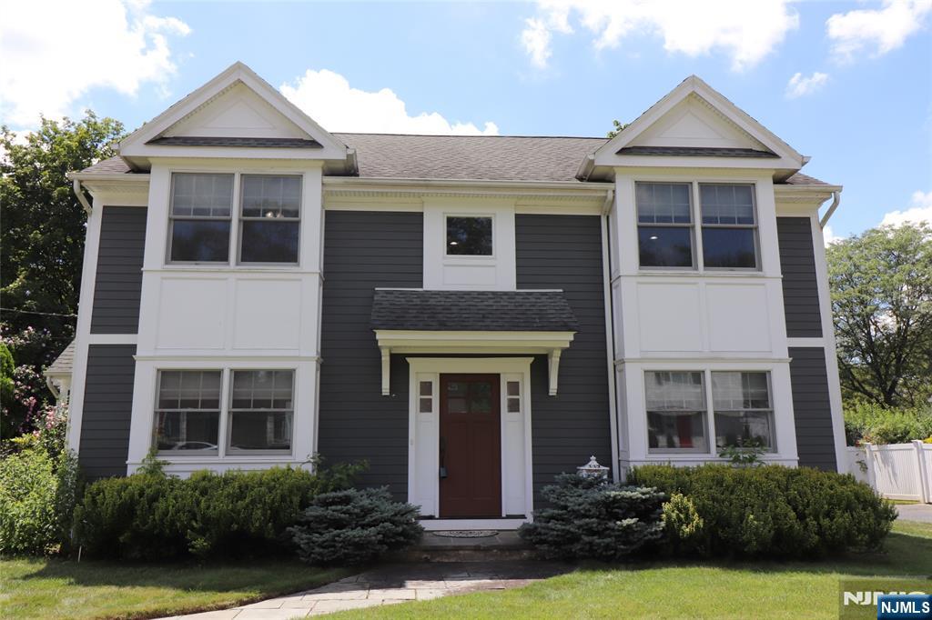 $899,000 Colonial