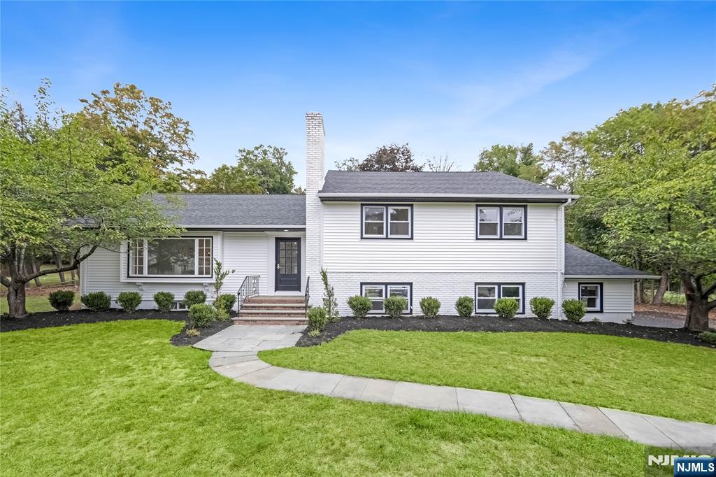 Homes for sale in Upper Saddle River, NJ | 15 Sunrise Ln, Upper Saddle River, NJ 07458 | MLS# 25025227