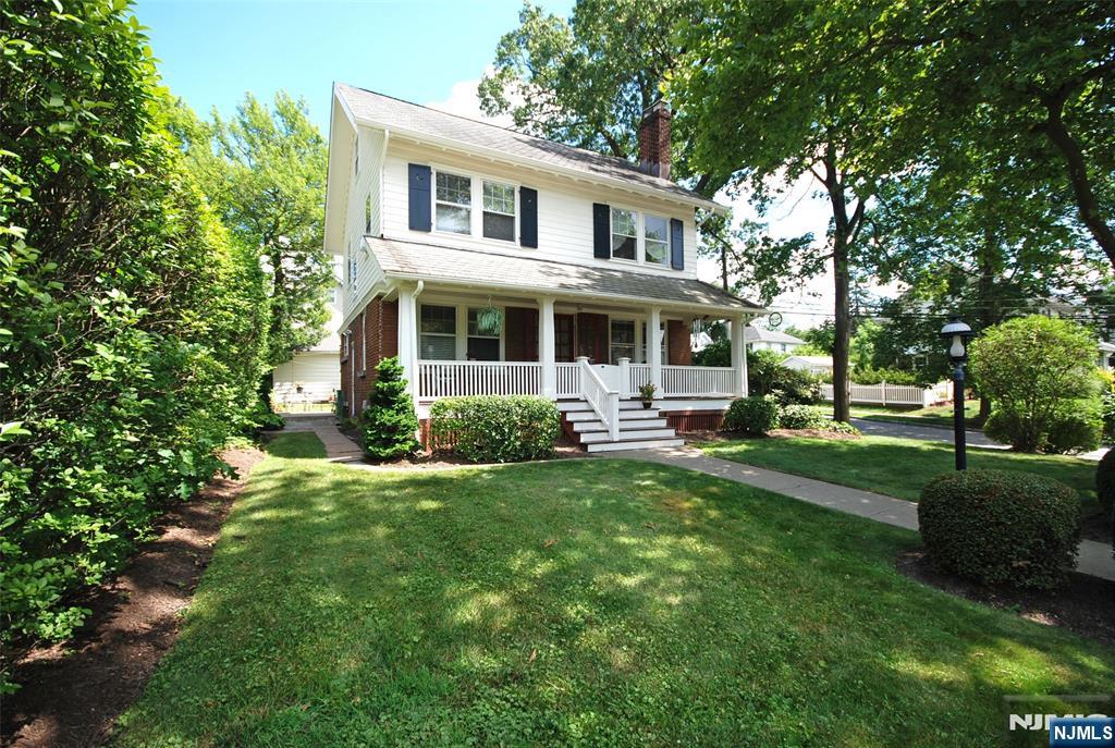 $899,900 Colonial