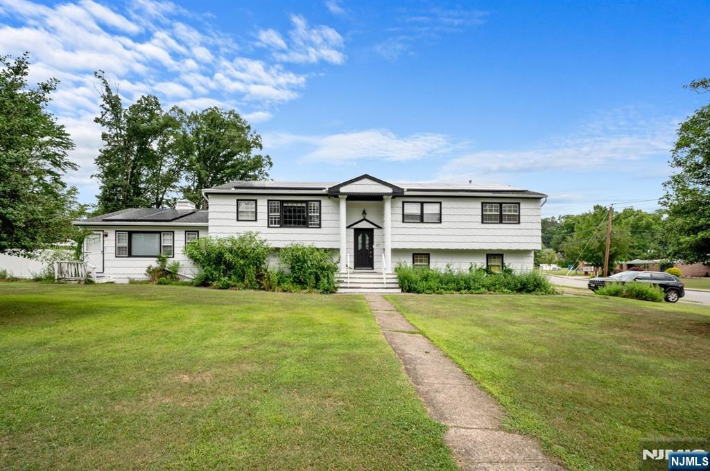 $859,995 Split Level