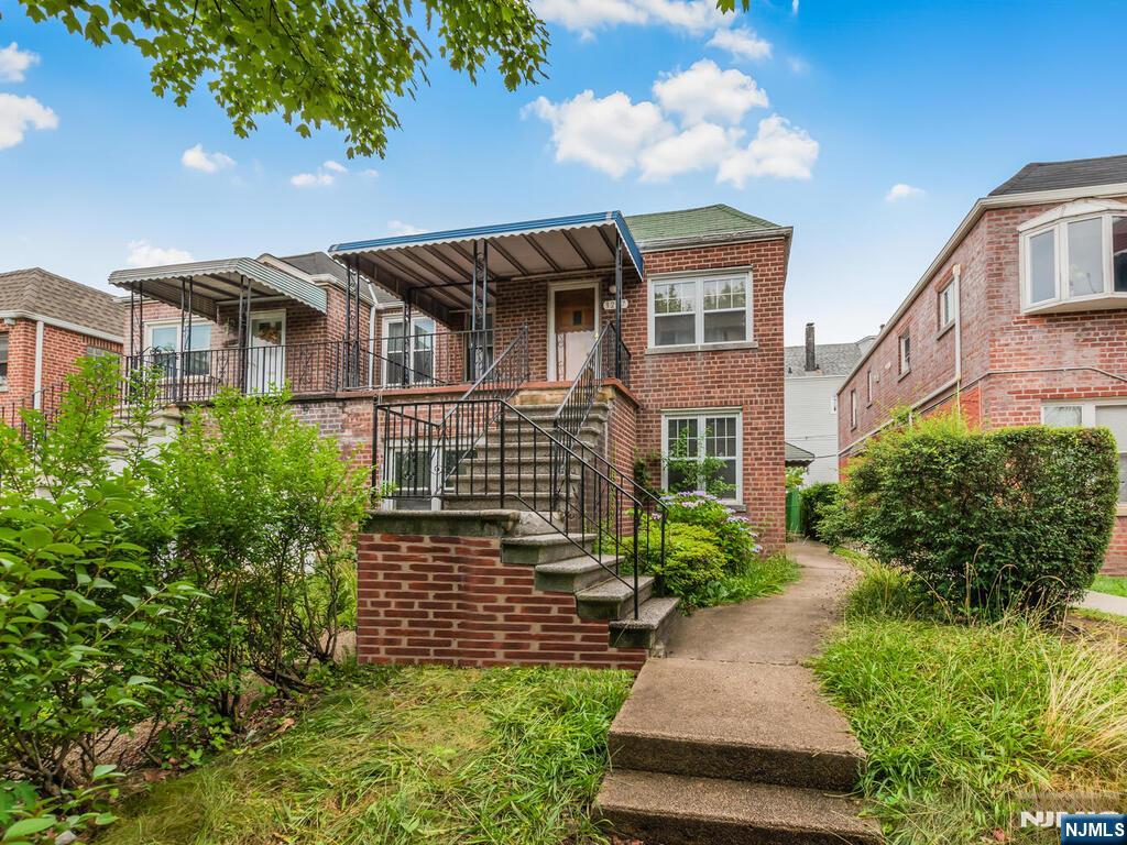 Homes for sale in Bronx, NY | 3227 Bruckner Blvd, Bronx, NY 10461 | MLS# 25025403