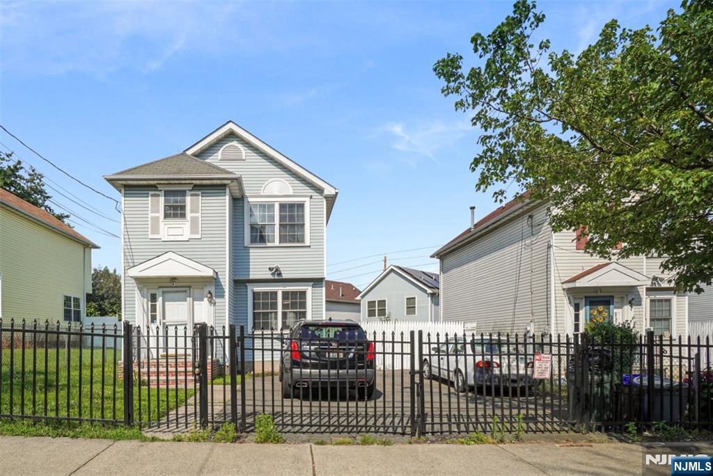 $319,999 Colonial
