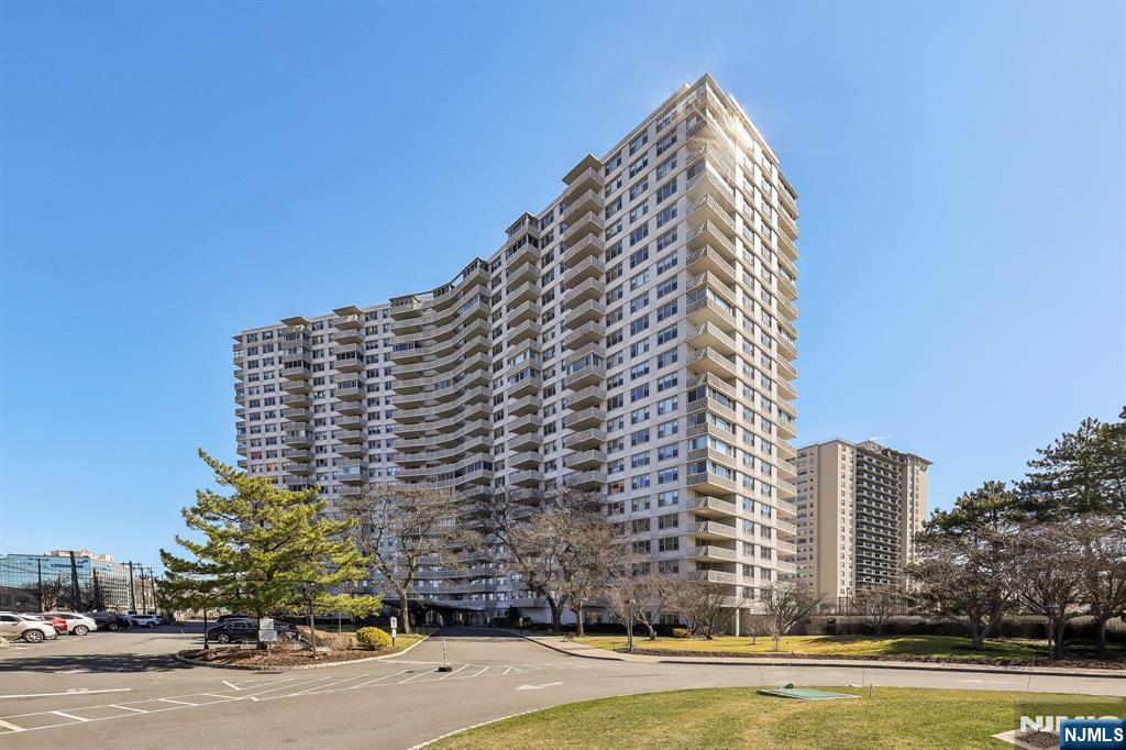 Homes for sale in Fort Lee, NJ | 2100 Linwood Ave #2G, Fort Lee, NJ 07024 | MLS# 25025458