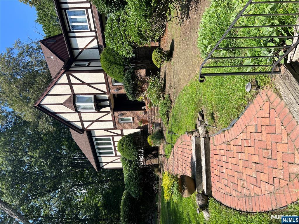 FRANKLIN LAKES Properties