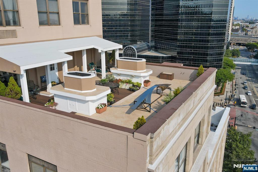 $850,000 Condo