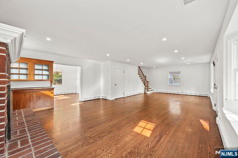 Homes for sale in North Haledon, NJ | 409 High Mountain, North Haledon, NJ 07509 | MLS# 25025577