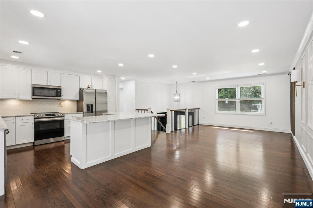 Homes for sale in Hopatcong, NJ | 34 Oklahoma Trl, Hopatcong, NJ 07843 | MLS# 25025594