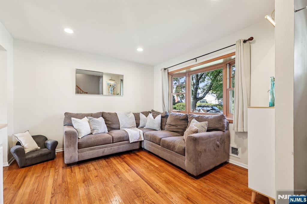 Homes for sale in Ridgewood, NJ | 636 Concord Rd, Ridgewood, NJ 07450 | MLS# 25025614