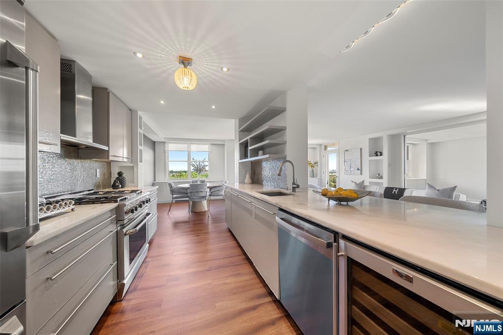 Homes for sale in Fort Lee, NJ | 2200 N Central Rd #12F, Fort Lee, NJ 07024 | MLS# 25025667