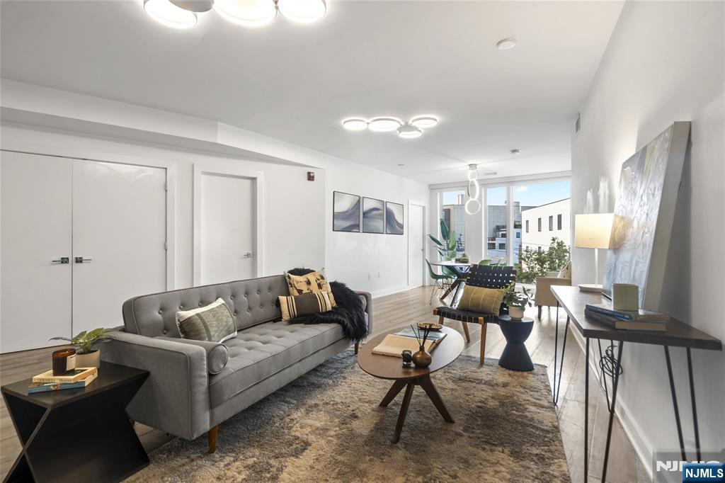$1,195,000 Condo