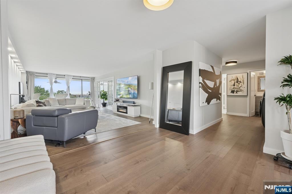 $899,000 Co-op