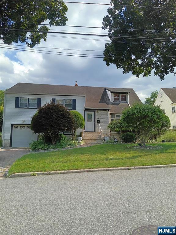 $850,000 Colonial