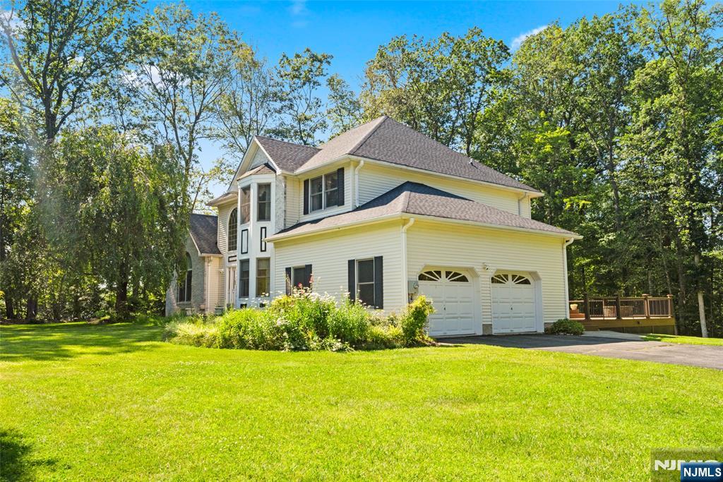 Homes for sale in Rockaway Township, NJ | 11 Darlington Dr, Rockaway Township, NJ 07866 | MLS# 25025804