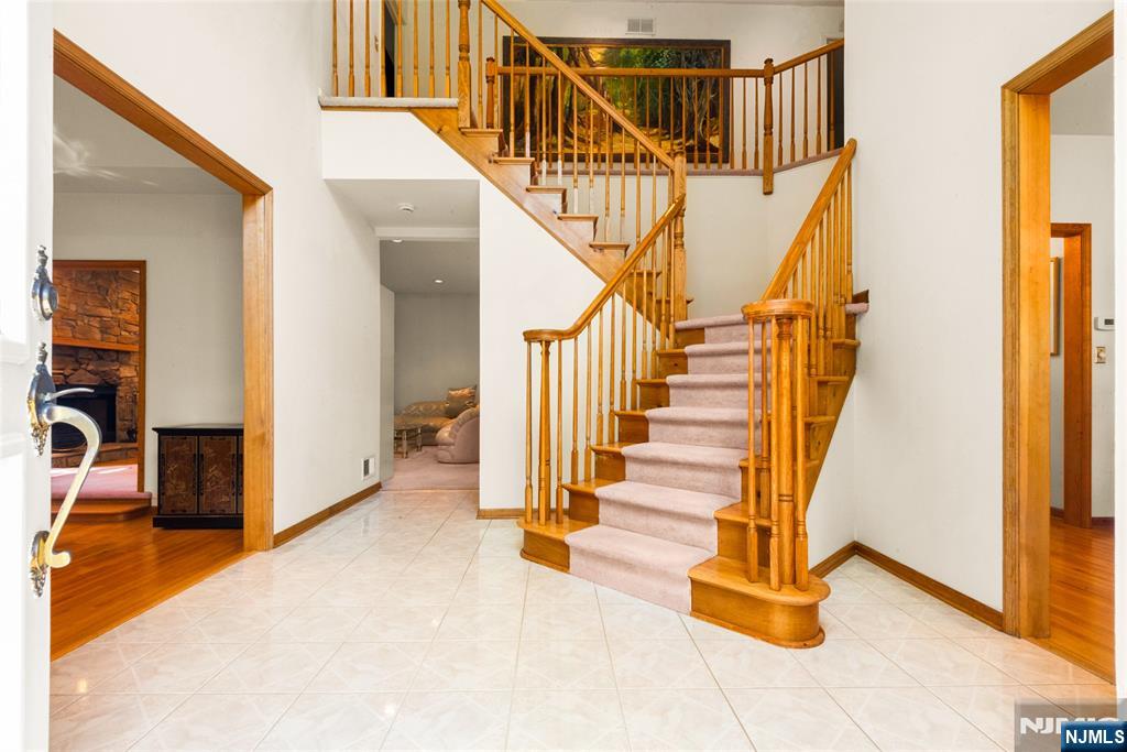 Homes for sale in Rockaway Township, NJ | 11 Darlington Dr, Rockaway Township, NJ 07866 | MLS# 25025804