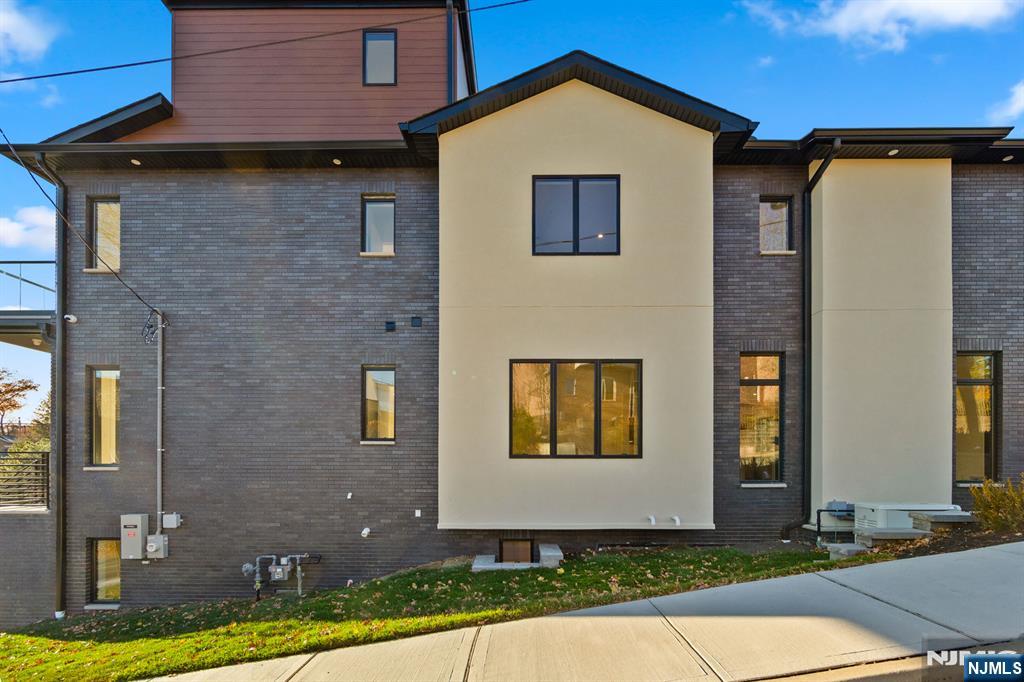 Homes for sale in Cliffside Park, NJ | 61 Edgewater Rd, Cliffside Park, NJ 07010 | MLS# 25025836