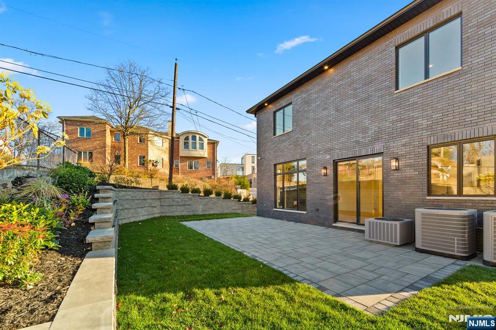 Homes for sale in Cliffside Park, NJ | 61 Edgewater Rd, Cliffside Park, NJ 07010 | MLS# 25025836