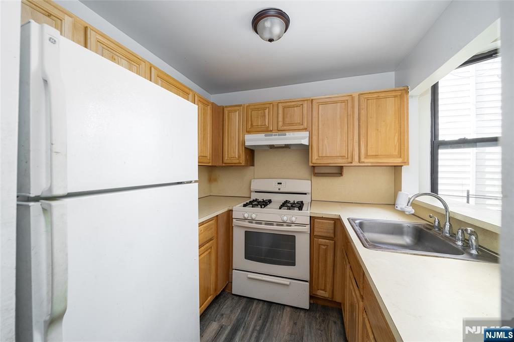 Homes for sale in Jersey City, NJ | 171 Old Bergen Rd #201, Jersey City, NJ 07305 | MLS# 25025844