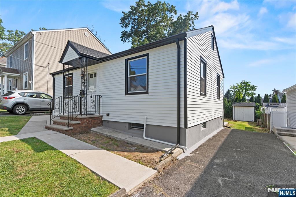 Homes for sale in Hasbrouck Heights, NJ | 22 Franklin Ave, Hasbrouck Heights, NJ 07604 | MLS# 25025890