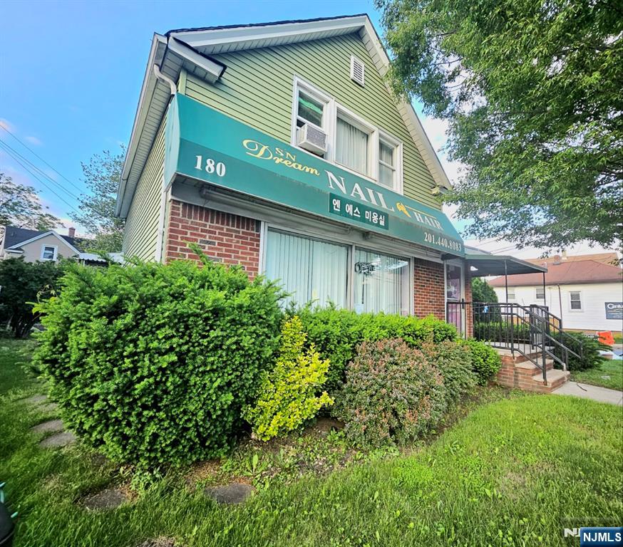 Homes for sale in Little Ferry, NJ | 180 Main St, Little Ferry, NJ 07643 | MLS# 25025910