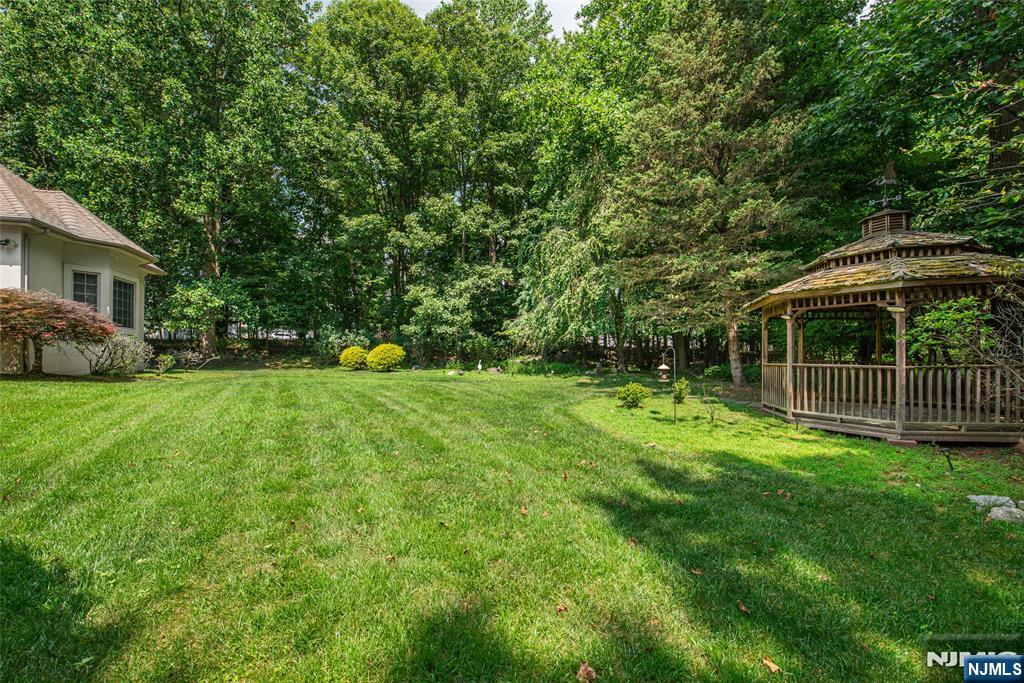 Homes for sale in Old Tappan, NJ | 10 Corrigan Way, Old Tappan, NJ 07675 | MLS# 25025935