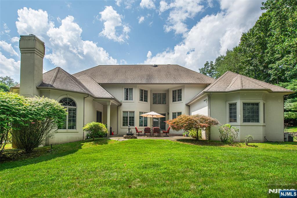 Homes for sale in Old Tappan, NJ | 10 Corrigan Way, Old Tappan, NJ 07675 | MLS# 25025935