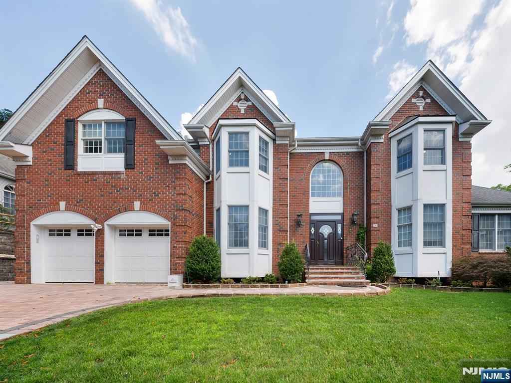 $2,150,000 Colonial