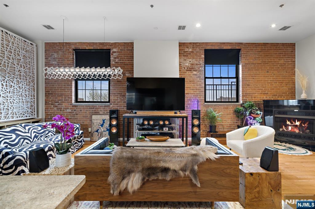 Homes for sale in Bayonne, NJ | 9 E 18Th St, Bayonne, NJ 07002 | MLS# 25026213