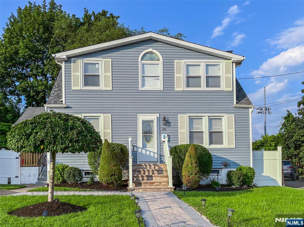 $550,000 Colonial