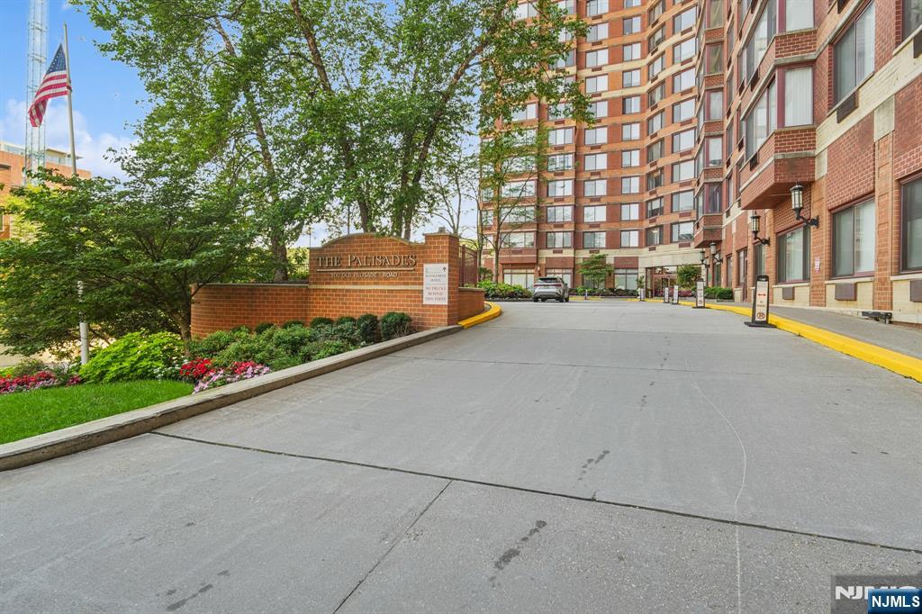 Homes for sale in Fort Lee, NJ | 100 Old Palisade Rd #L7, Fort Lee, NJ 07024 | MLS# 25026239