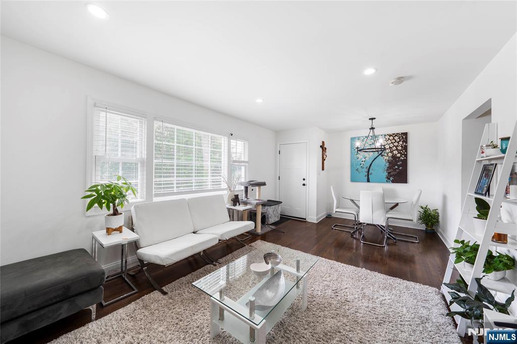 Homes for sale in Maplewood, NJ | 25 Evelyn Ct, Maplewood, NJ 07040 | MLS# 25026260