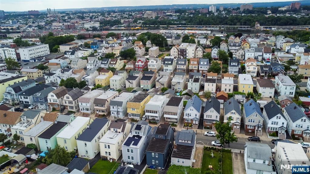 Homes for sale in Kearny, NJ | 35 Windsor St, Kearny, NJ 07032 | MLS# 25026264