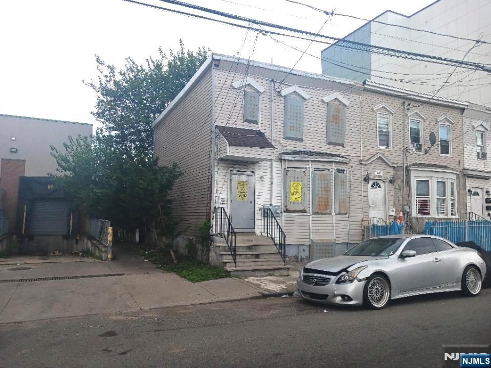 Homes for sale in Newark, NJ | 648 11th St, Newark, NJ 07103 | MLS# 25026321