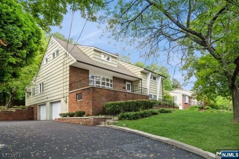 Homes for sale in Little Falls, NJ | 644 Long Hill Rd, Little Falls, NJ 07424 | MLS# 25026326