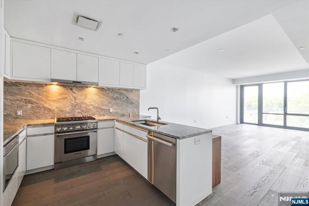 Homes for sale in Cliffside Park, NJ | 320 Adolphus Ave #612, Cliffside Park, NJ 07010 | MLS# 25026329