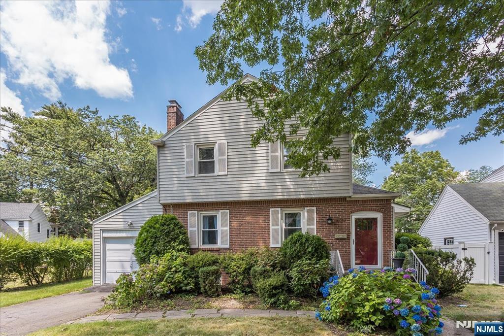 $798,000 Colonial