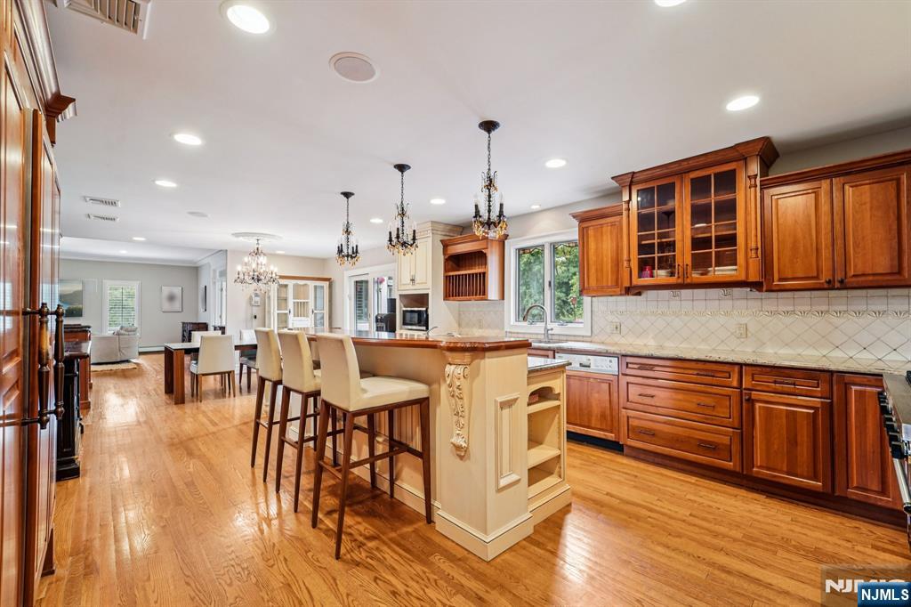 Homes for sale in Franklin Lakes, NJ | 840 Stonewall Ct, Franklin Lakes, NJ 07417 | MLS# 25026372