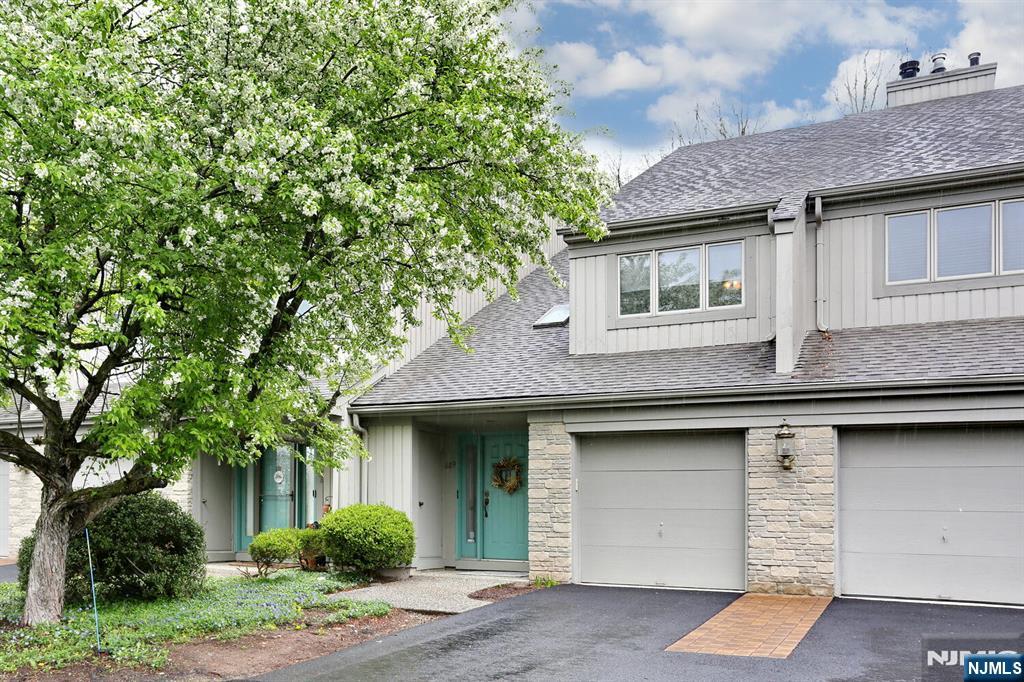 Homes for sale in Mahwah, NJ | 609 Glasmere Rd #609, Mahwah, NJ 07430 | MLS# 25026558