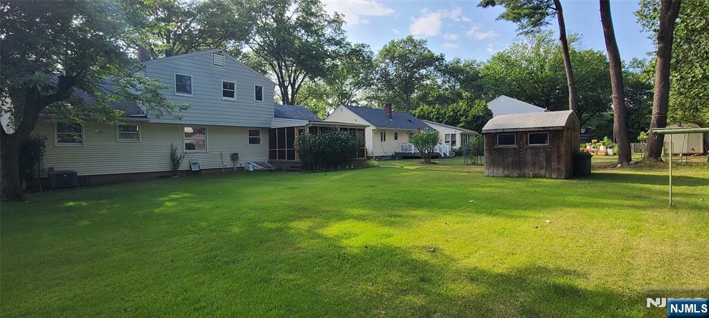 Homes for sale in Paramus, NJ | 412 Gregory Rd, Paramus, NJ 07652 | MLS# 25026622