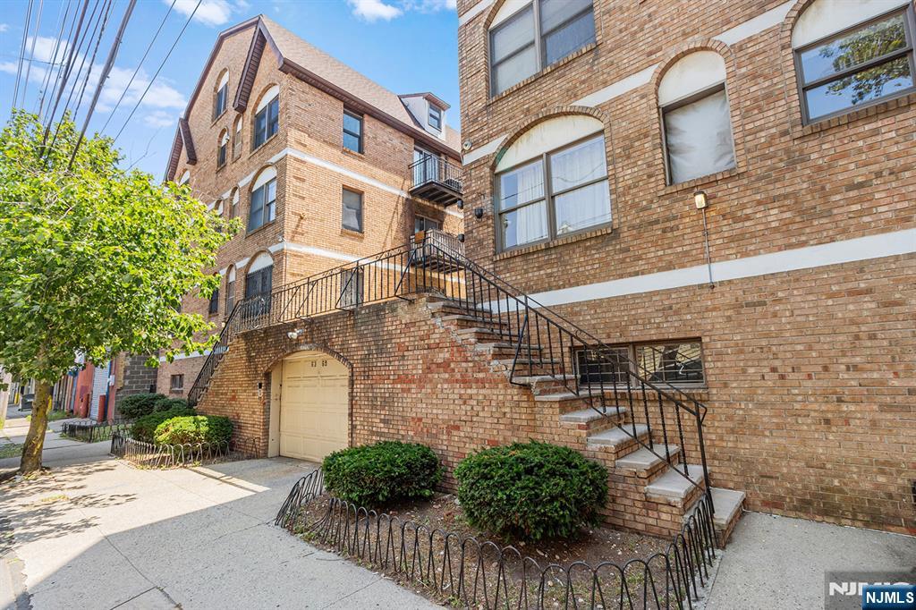 $424,888 Condo