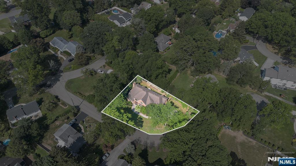 Homes for sale in Norwood, NJ | 5 Kenyon Ct, Norwood, NJ 07648 | MLS# 25026680