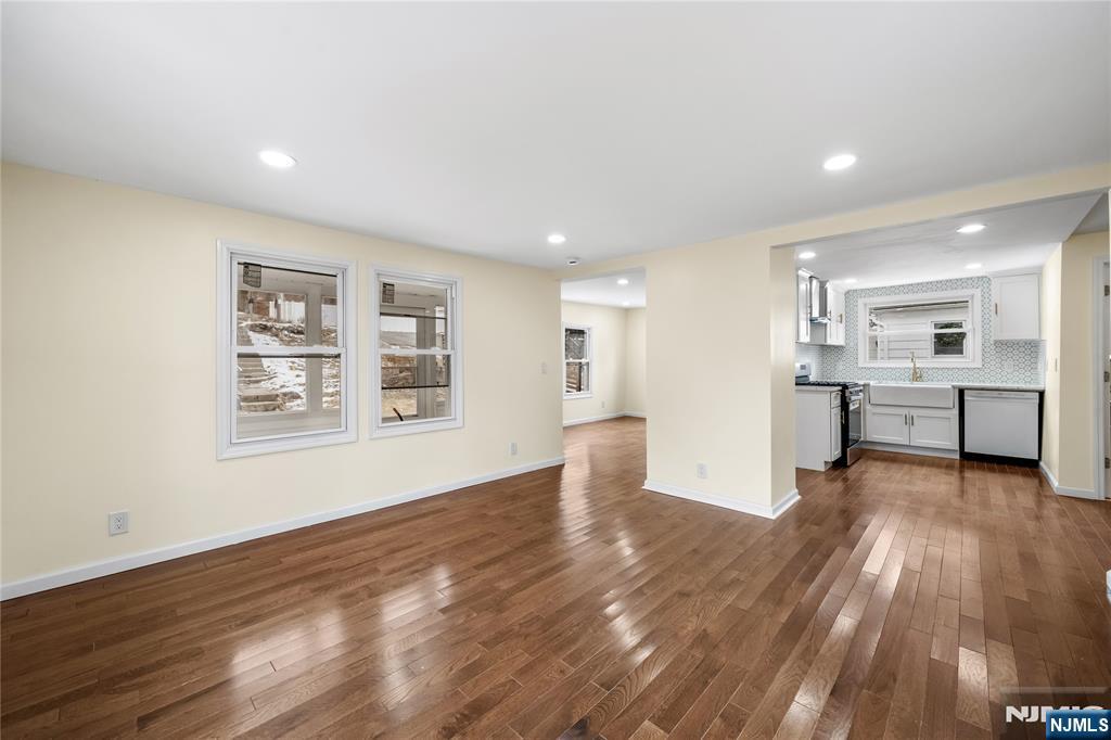 Homes for sale in Bloomingdale, NJ | 20 Ella St, Bloomingdale, NJ 07403 | MLS# 25026840