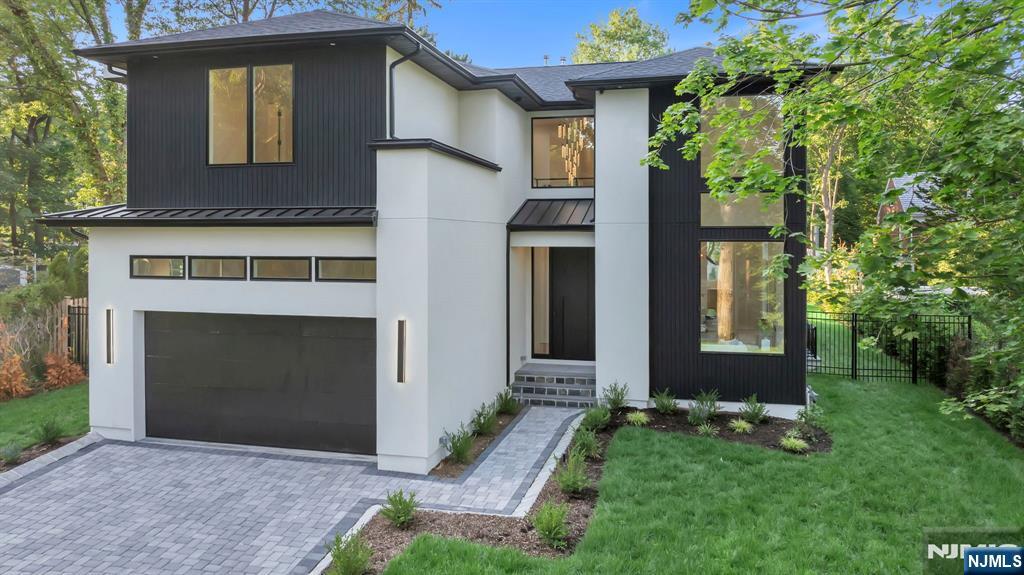 $3,490,000 Colonial