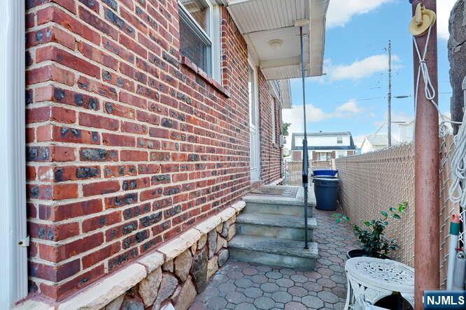 Homes for sale in Elmwood Park, NJ | 189 Miller Ave, Elmwood Park, NJ 07407 | MLS# 25026945