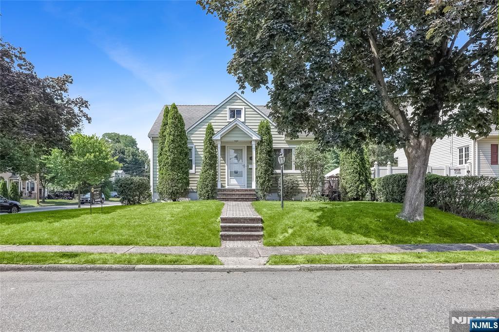 Homes for sale in Fair Lawn, NJ | 34 03 Norwood Dr, Fair Lawn, NJ 07410 | MLS# 25026987